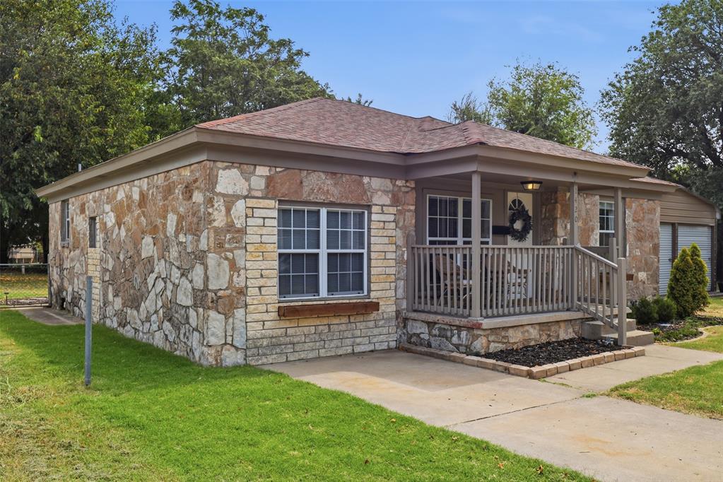 1420 S Daugherty Avenue Property Photo 2