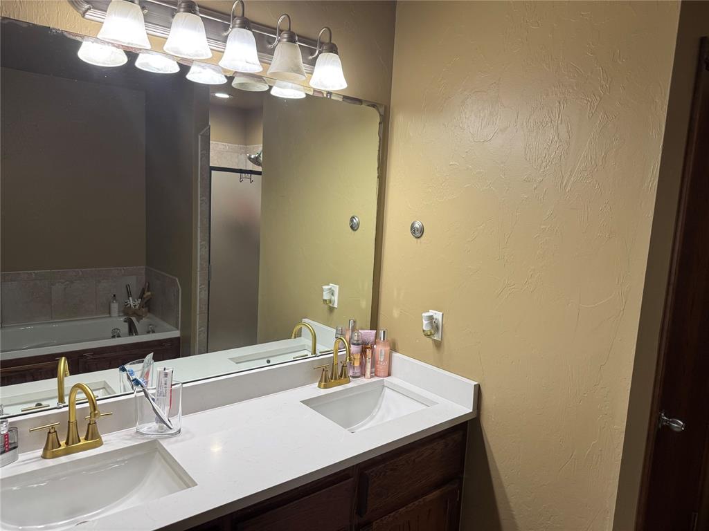 1121 Nw Phils Way Nw Way Property Photo 6