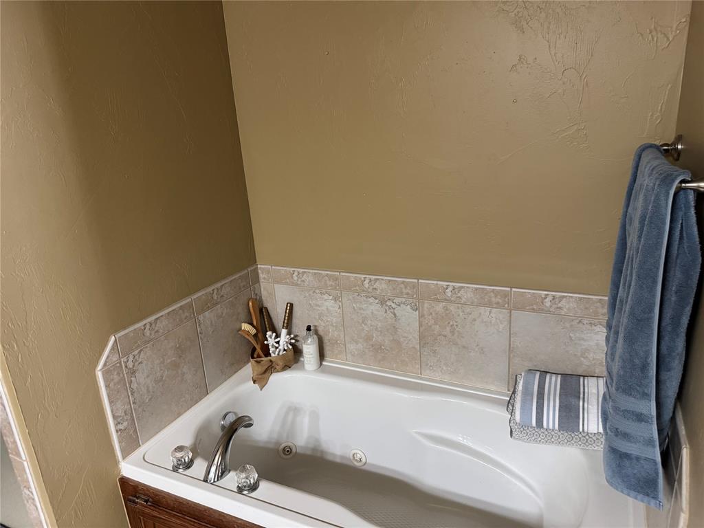 1121 Nw Phils Way Nw Way Property Photo 7