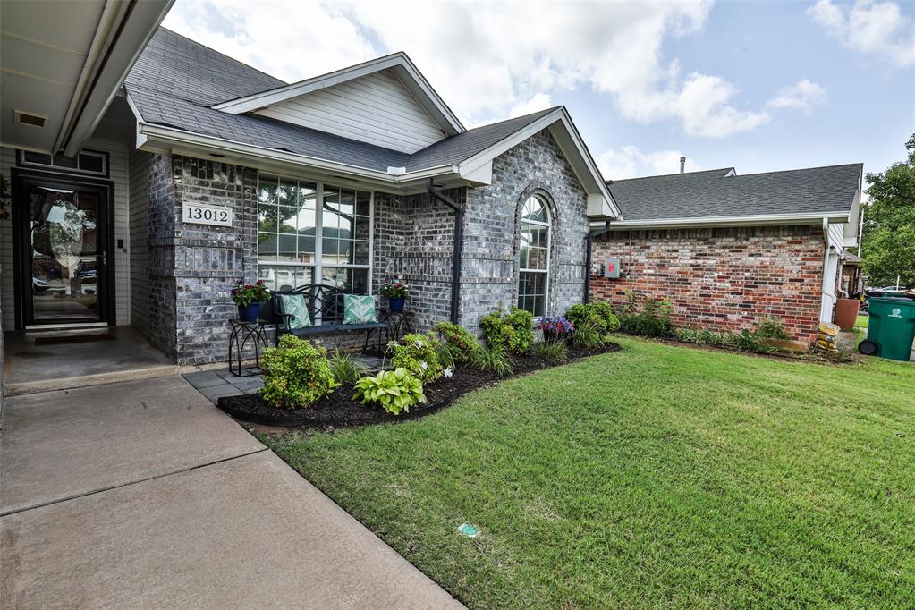 13012 Maple Leaf Drive Property Photo 2