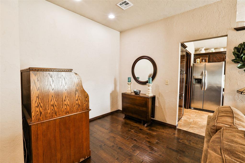 13012 Maple Leaf Drive Property Photo 7