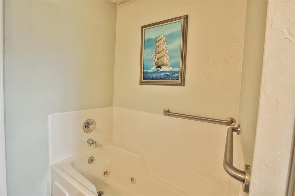 13012 Maple Leaf Drive Property Photo 19