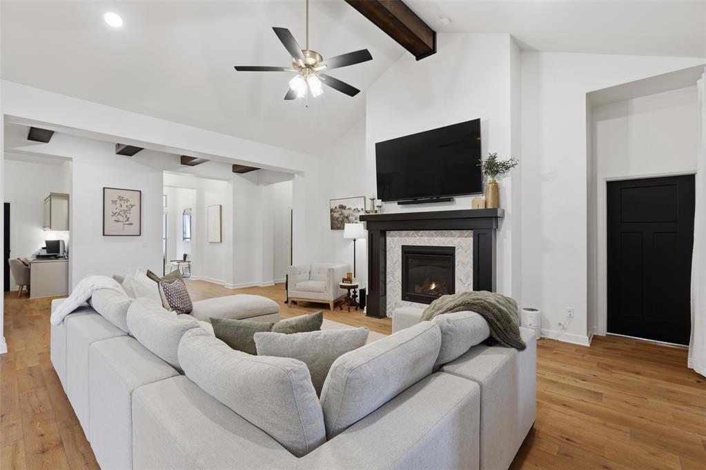 3810 Ne Black Mesa Road Property Photo 4