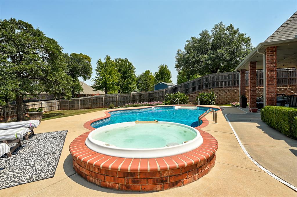 1301 Autumn Creek Drive Property Photo 32