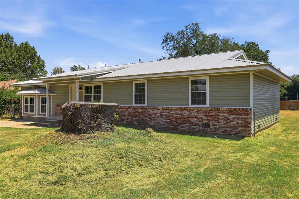 3244 Cox Street Property Photo 3