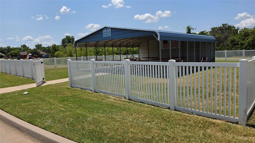 6001 Se 70th Street Property Photo 4