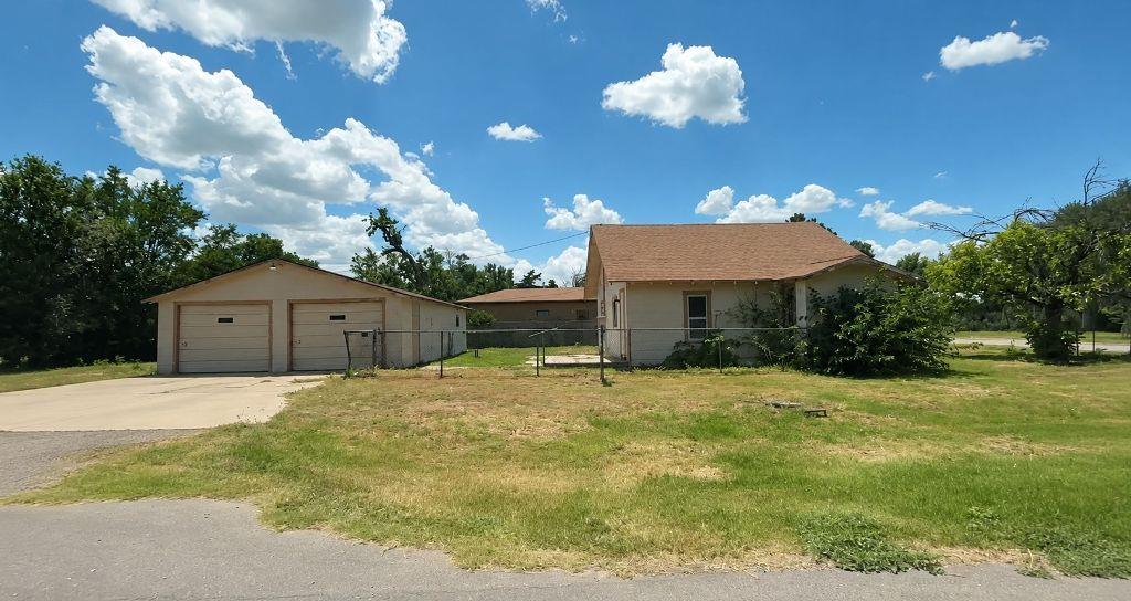 417 W First Street Property Photo 1