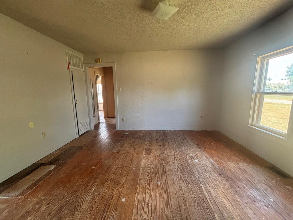 417 W First Street Property Photo 12