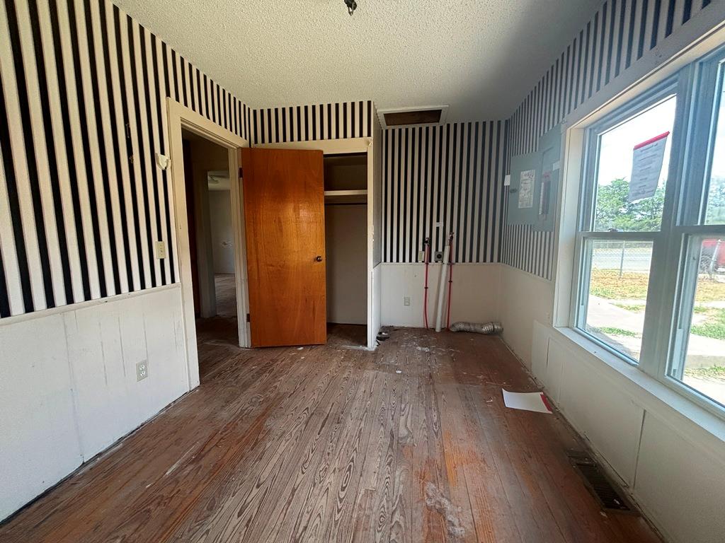 417 W First Street Property Photo 14