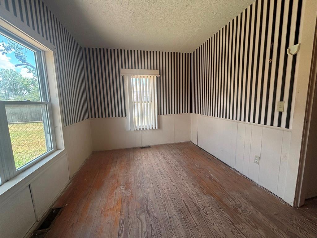 417 W First Street Property Photo 16