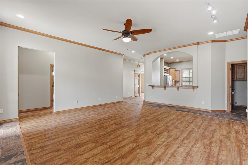 5700 Nw 118th Street Property Photo 5