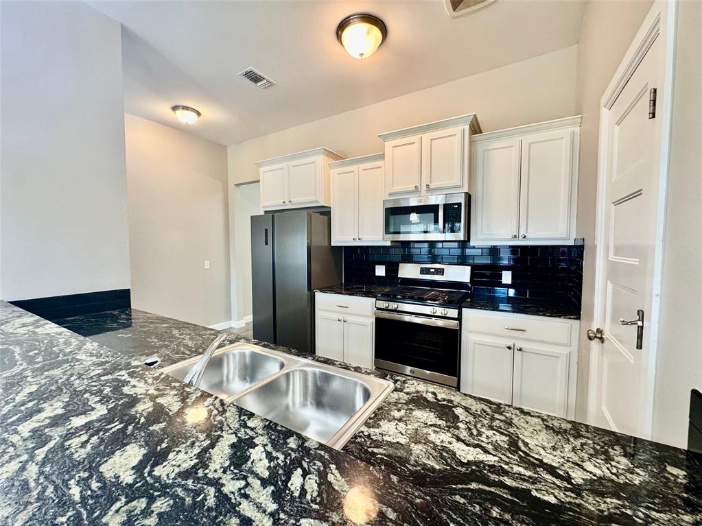 18202 Manera Way Property Photo 7