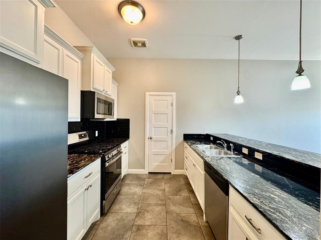18202 Manera Way Property Photo 8