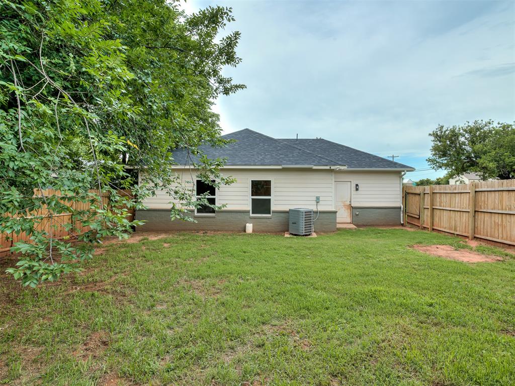 2105 Ne 12th Street Property Photo 25
