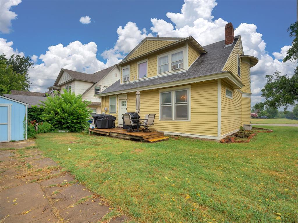 623 E Warner Avenue Property Photo 37
