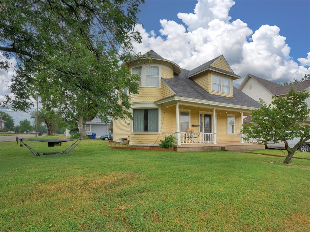 623 E Warner Avenue Property Photo 42