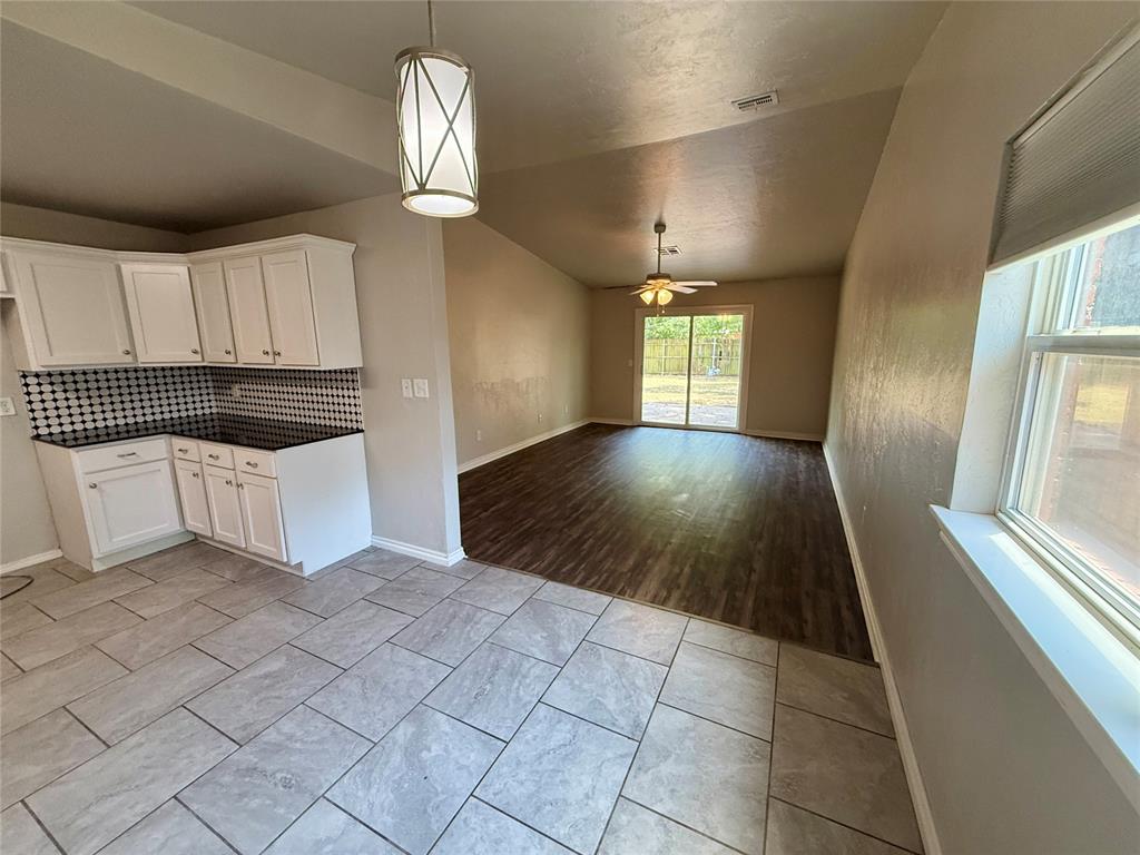 1132 Nw 104th Street Property Photo 4