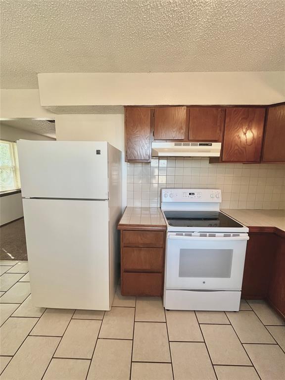 312 Falcon Court 2 Property Photo 7
