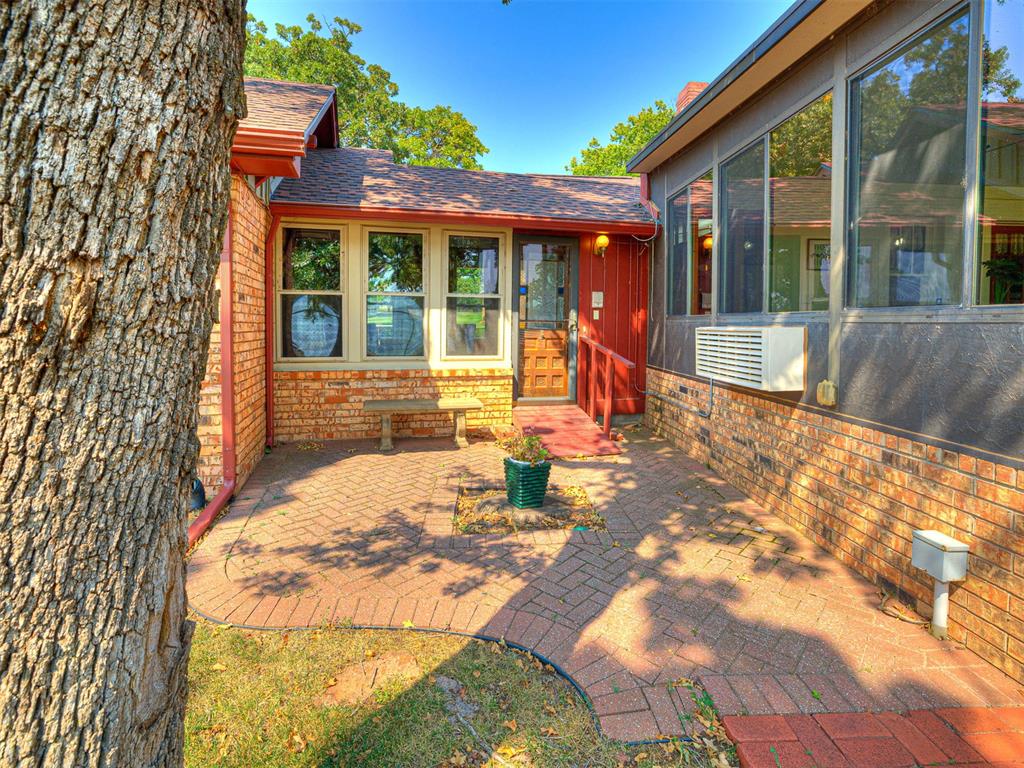 1016 N Shore Drive Property Photo 7