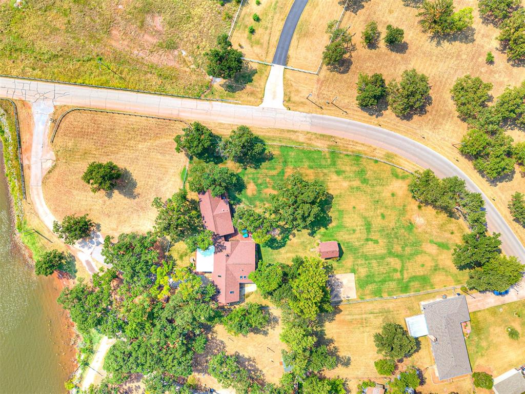 1016 N Shore Drive Property Photo 9