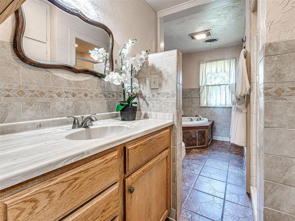 1016 N Shore Drive Property Photo 34