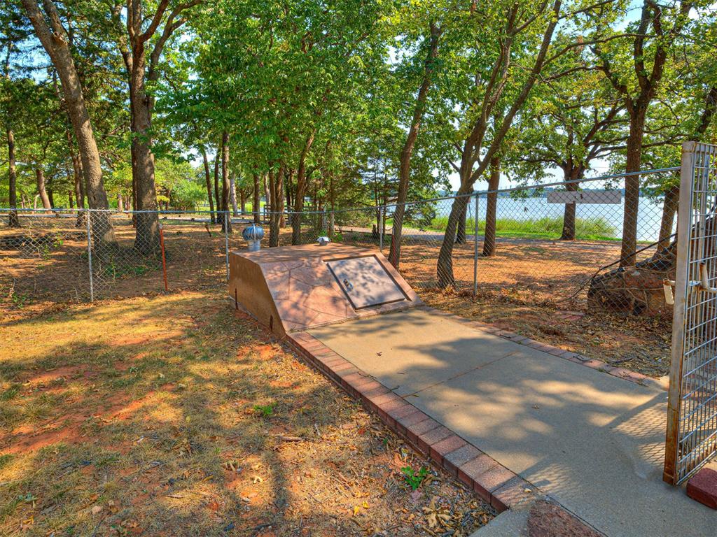 1016 N Shore Drive Property Photo 49