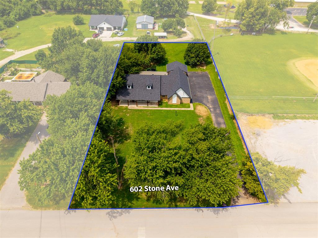 502 Stone Avenue Property Photo 3