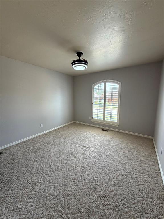 704 Colony Drive Property Photo 2