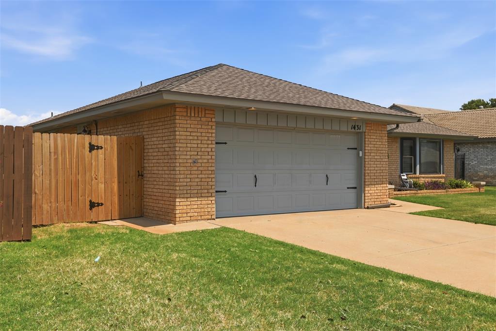 1431 Pickford Lane Property Photo 2