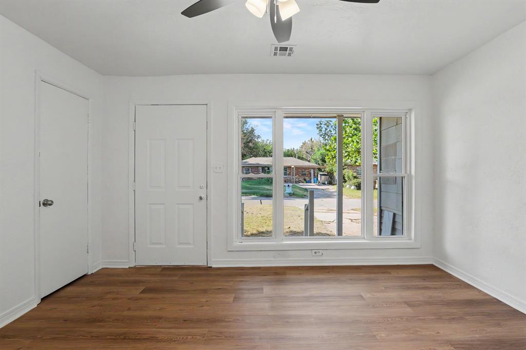 3805 Sw 40th Place Property Photo 3