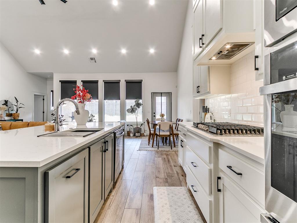 6400 Nw 157th Street Property Photo 7