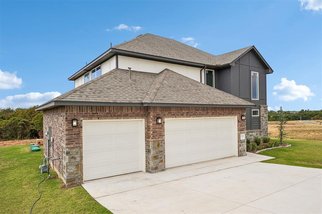 1313 Lighthorsemen Way Property Photo 2