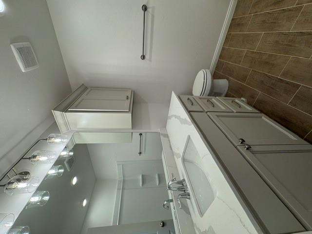 20091 Woodrock Street Property Photo 4