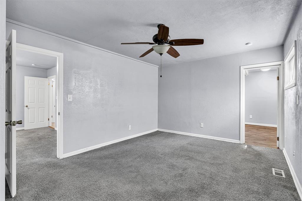 2036 Ne Grand Boulevard Property Photo 14