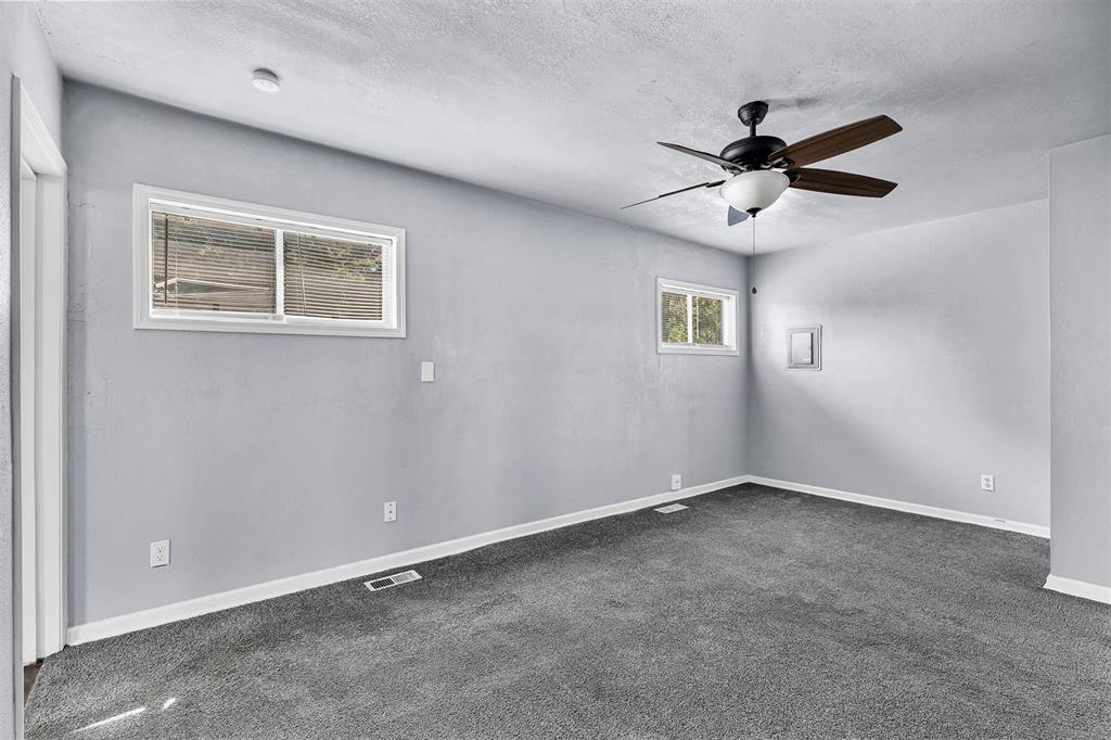 2036 Ne Grand Boulevard Property Photo 15