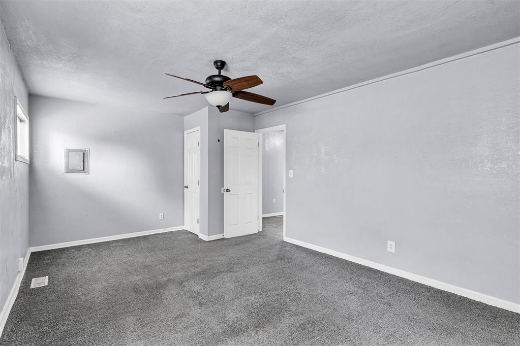 2036 Ne Grand Boulevard Property Photo 16