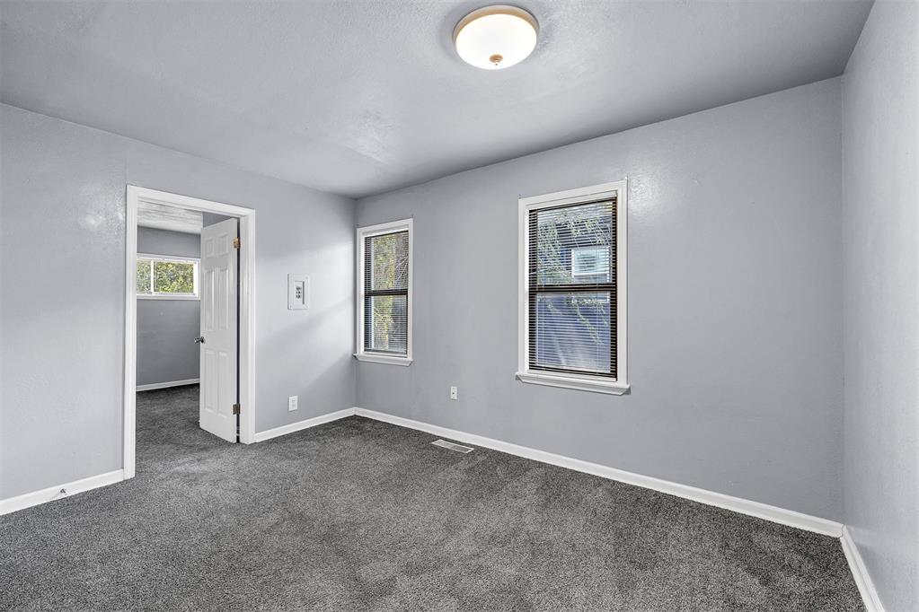 2036 Ne Grand Boulevard Property Photo 17