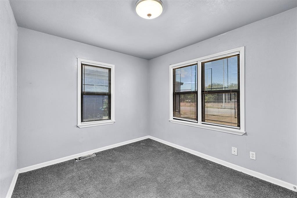 2036 Ne Grand Boulevard Property Photo 19