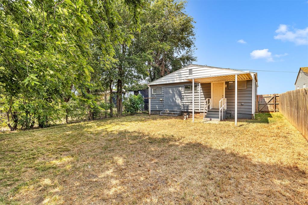 2036 Ne Grand Boulevard Property Photo 21