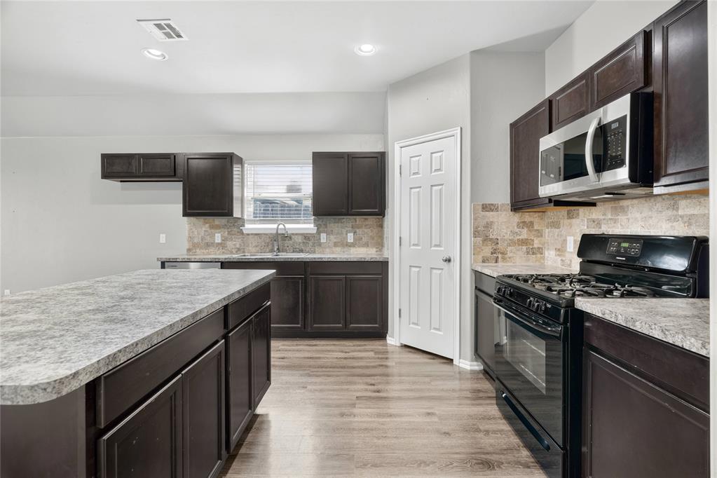 9209 Nw 71st Street Property Photo 16