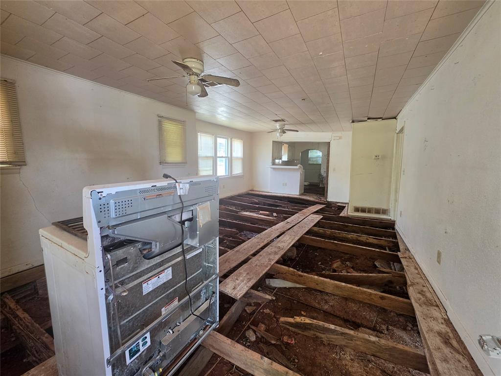423 N Roosevelt Avenue Property Photo 3
