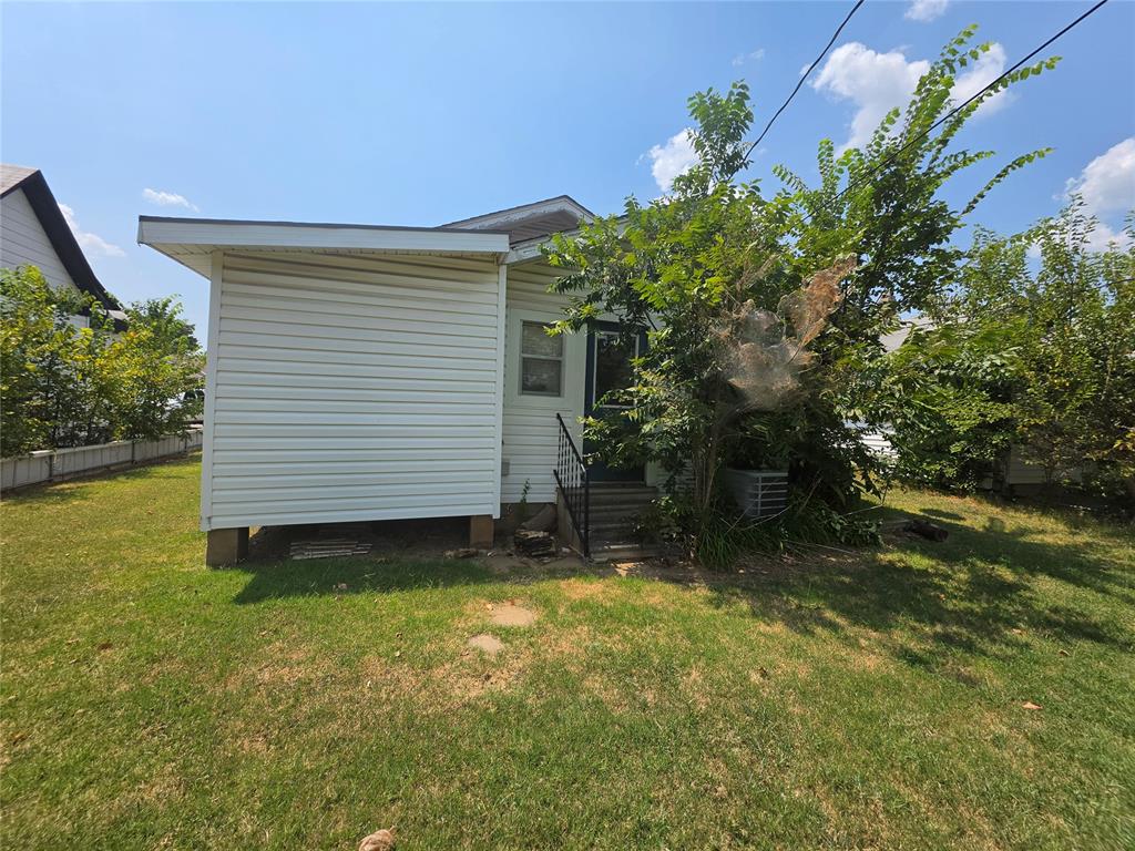 423 N Roosevelt Avenue Property Photo 6