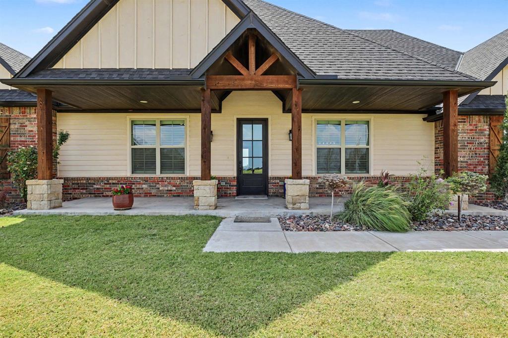 825 S Cimarron Road Property Photo 3