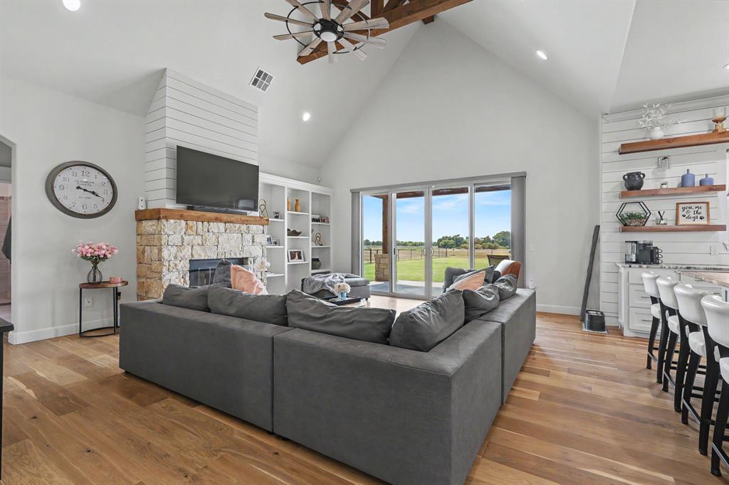 825 S Cimarron Road Property Photo 4