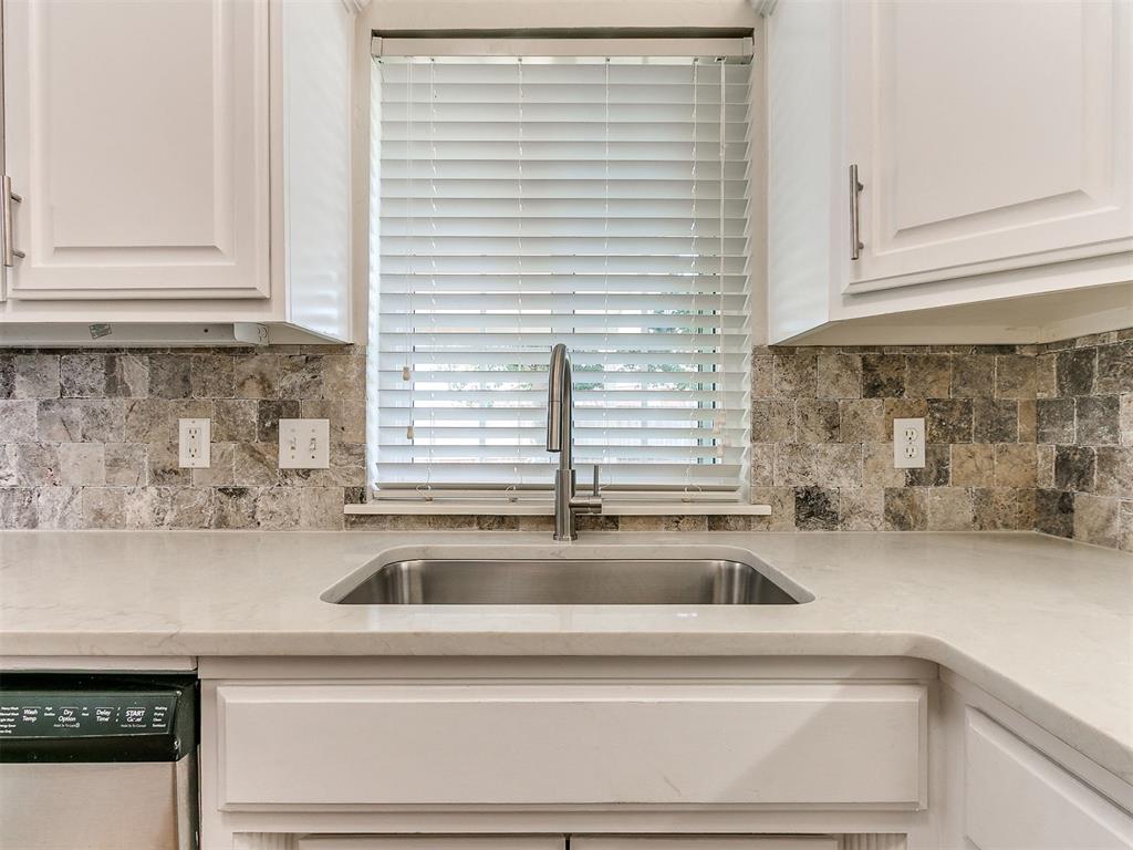 121 Meadows Lane Property Photo 6