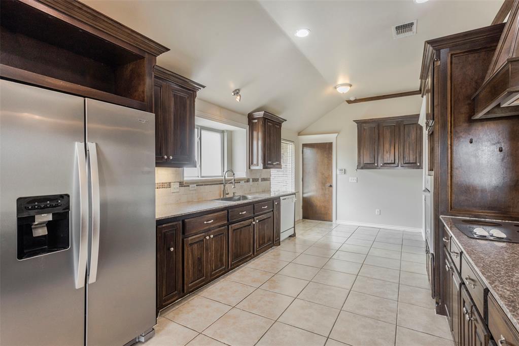720 Hedgewood Drive Property Photo 17