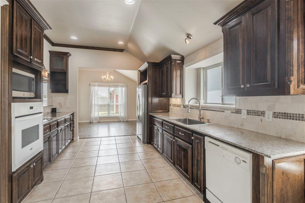 720 Hedgewood Drive Property Photo 18