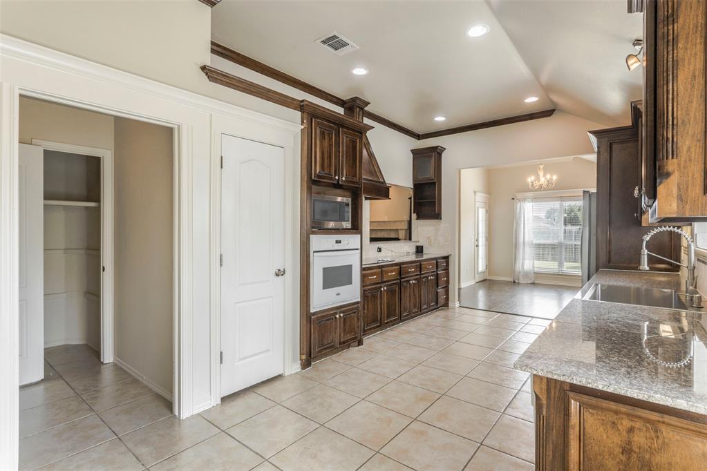 720 Hedgewood Drive Property Photo 19