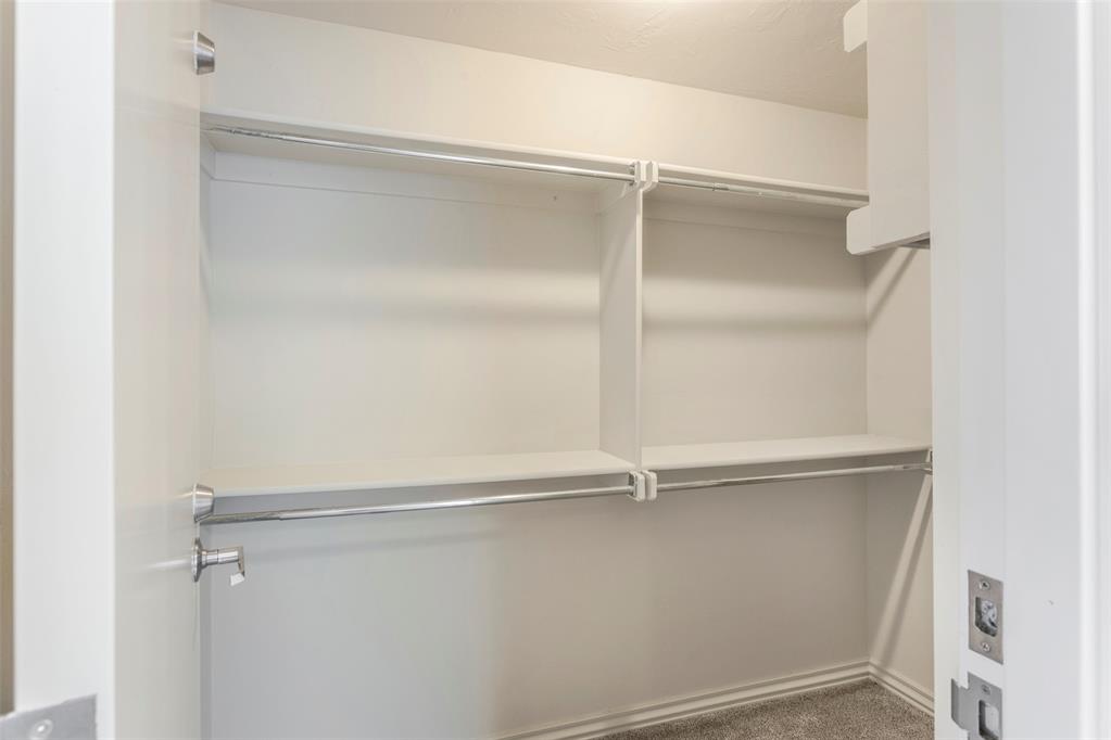 720 Hedgewood Drive Property Photo 24