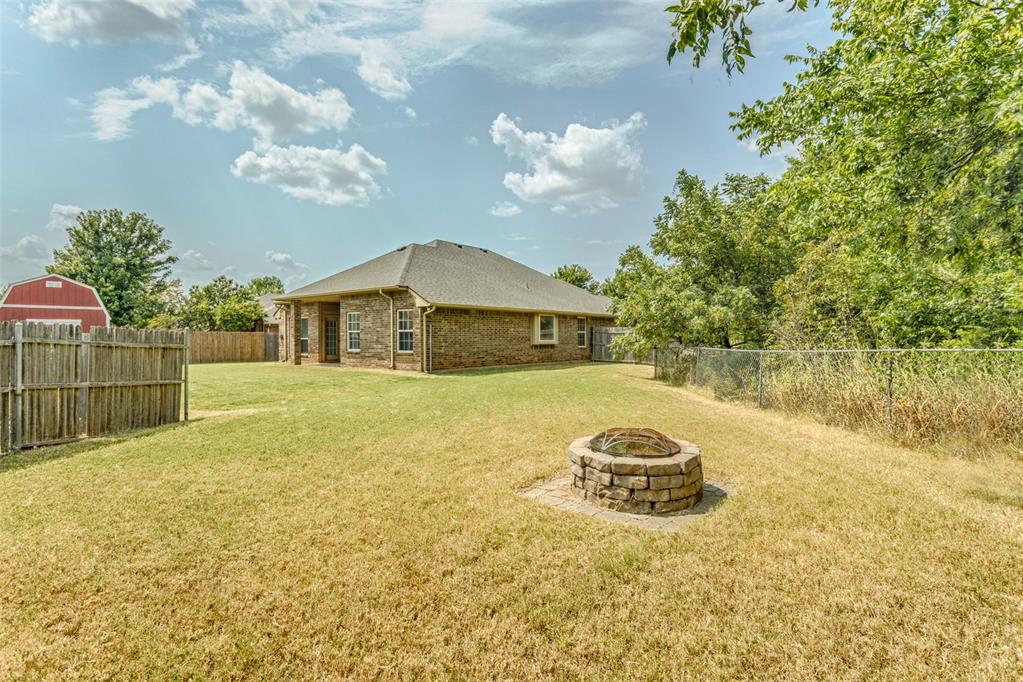 720 Hedgewood Drive Property Photo 30